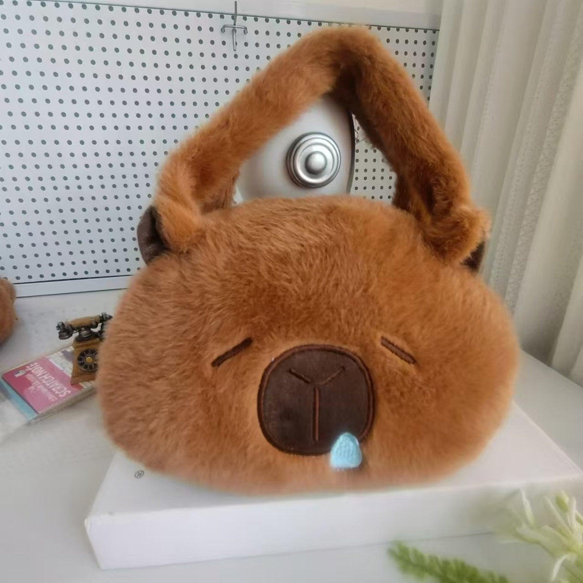 Plush handbag in cute bear design