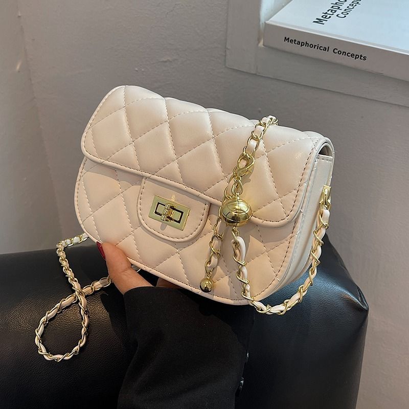 Quilted Elegance Shoulder Bag