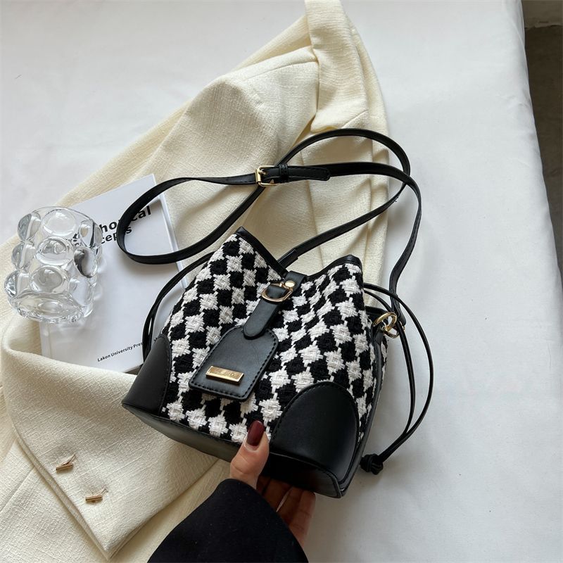 Stylish Knit Bucket Bag