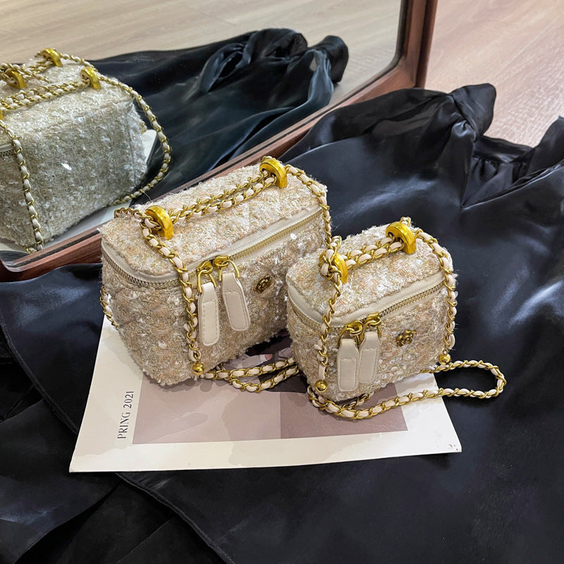 Ladies mini handbag with detachable shoulder strap