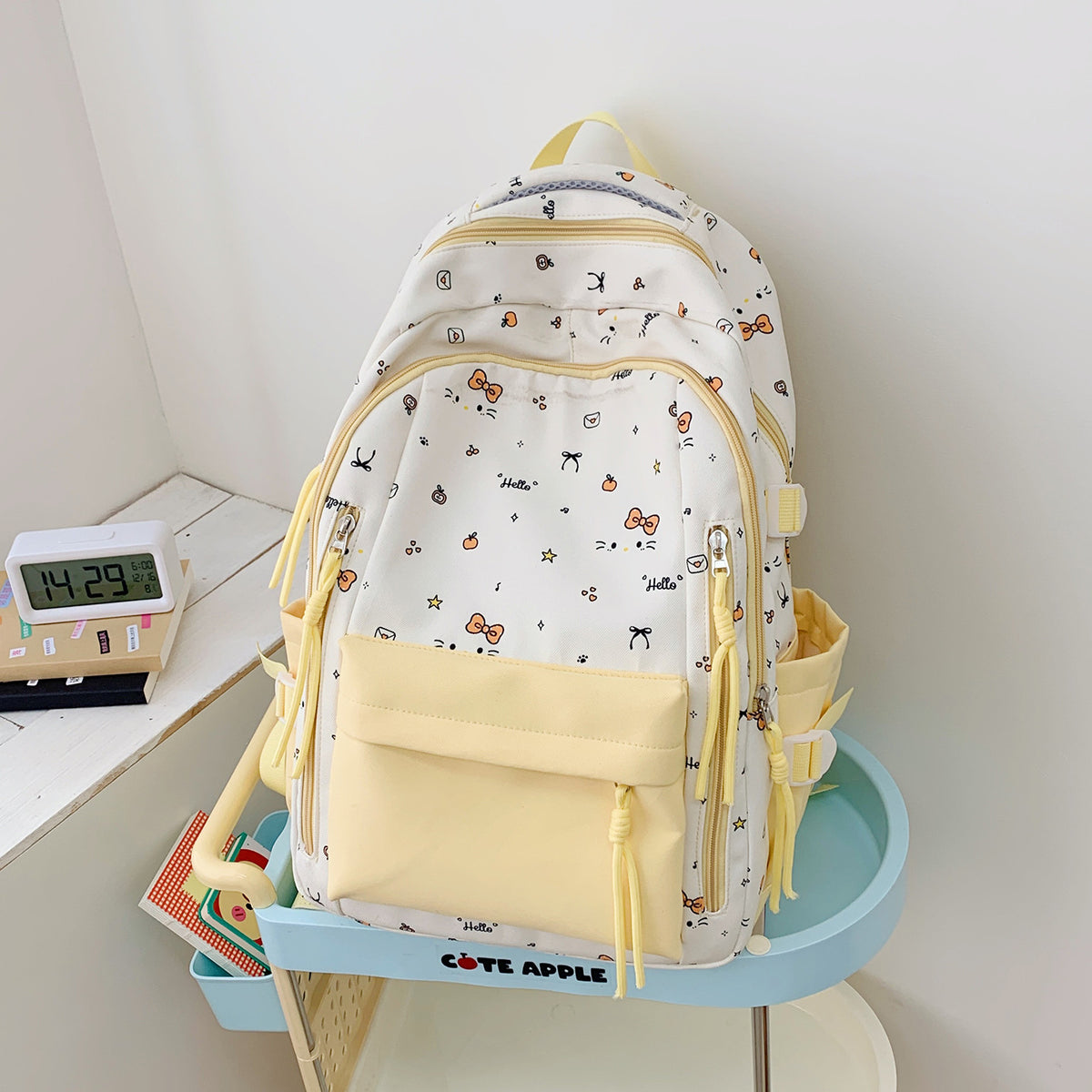 Leisure backpack with charming design and practical compartments