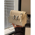 Elegant Bow-Detail Shoulder Bag