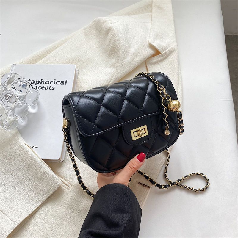 Quilted Elegance Shoulder Bag
