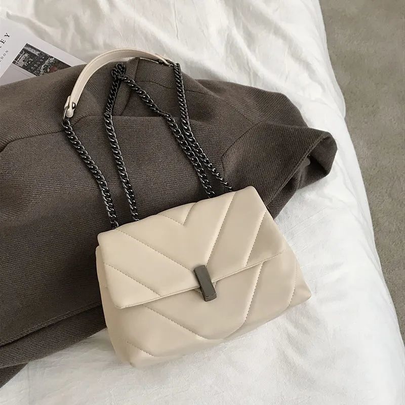 Elegant Quilted Shoulder Handbag