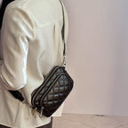 Shoulder bag with stylish quilted pattern