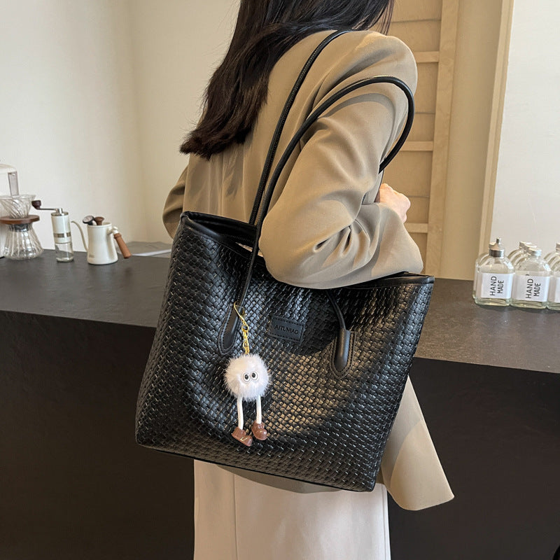 Woven Patterned Shoulder Bag