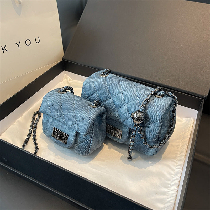 mini handbag with padded design and elegant chain strap
