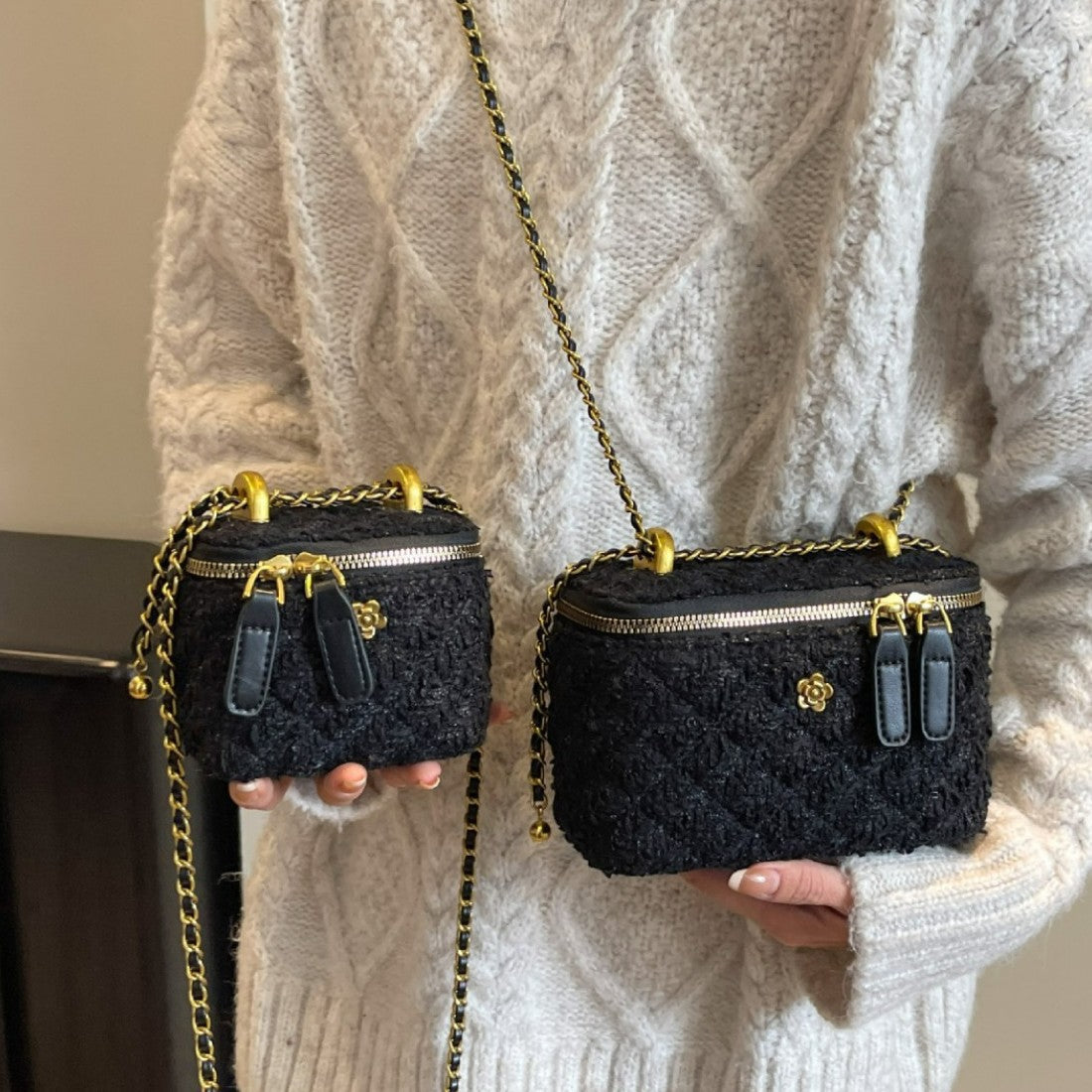 Ladies mini handbag with detachable shoulder strap
