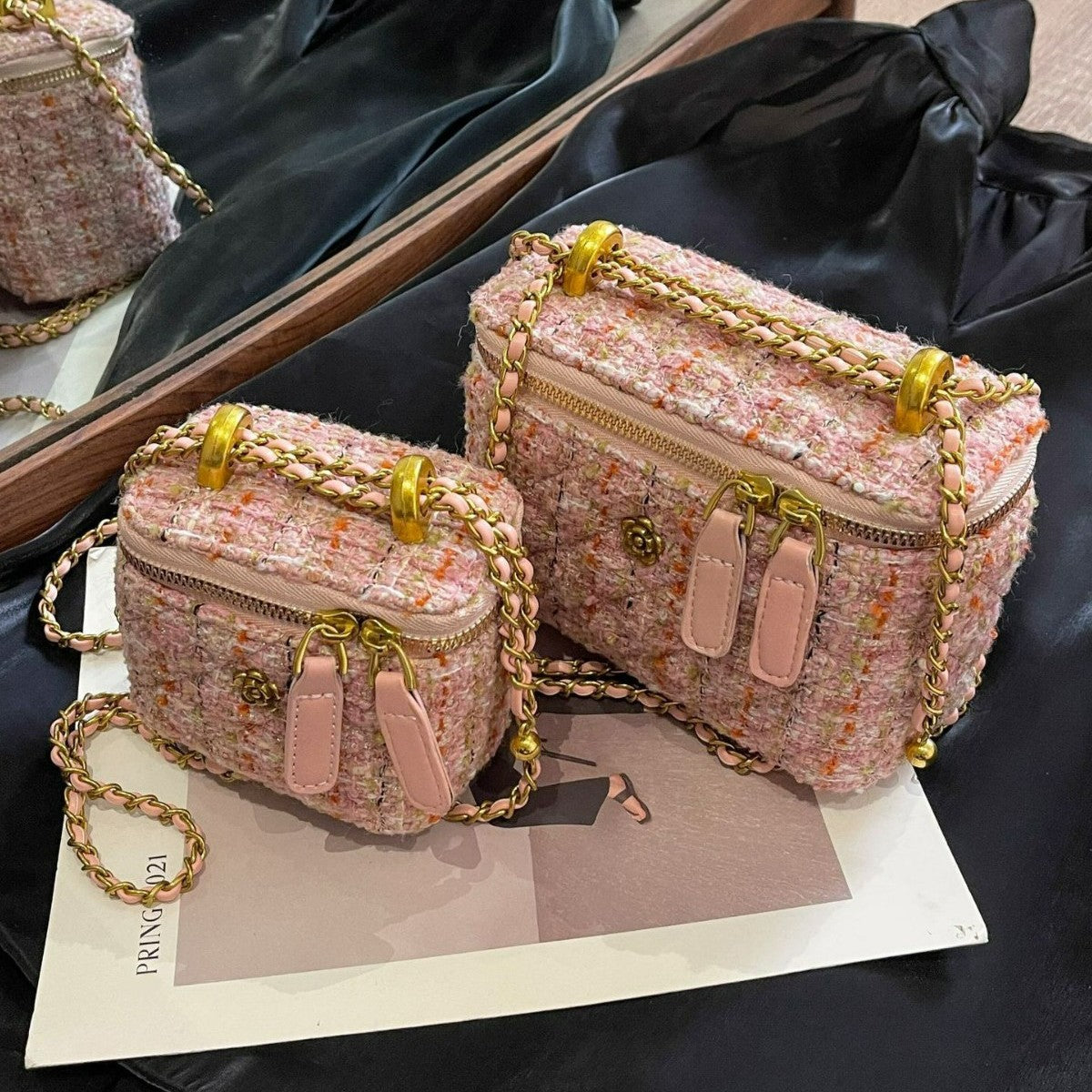 Ladies mini handbag with detachable shoulder strap