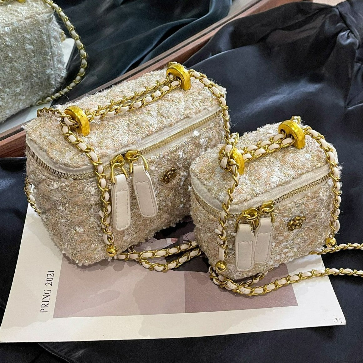 Ladies mini handbag with detachable shoulder strap